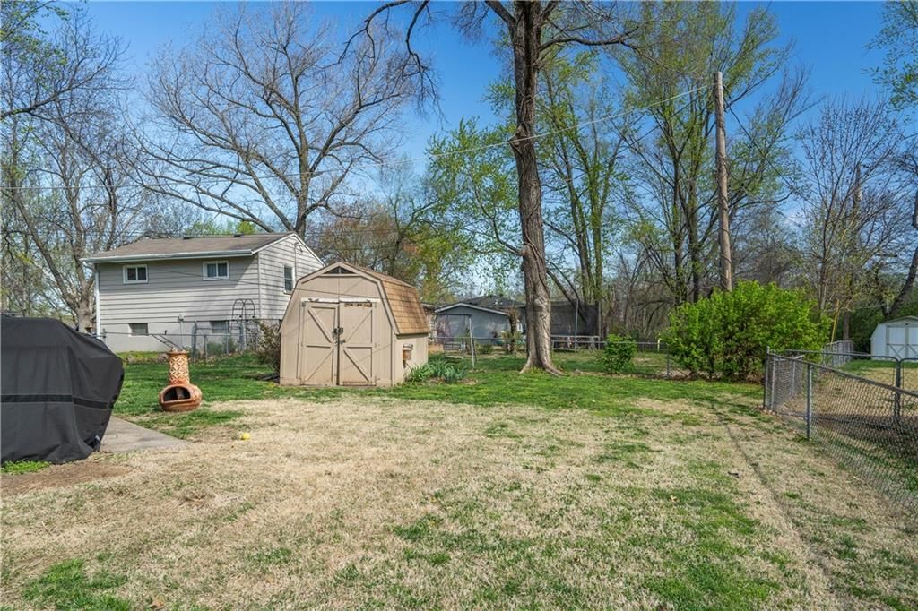 6311 NE Agnes Circle — photo 4