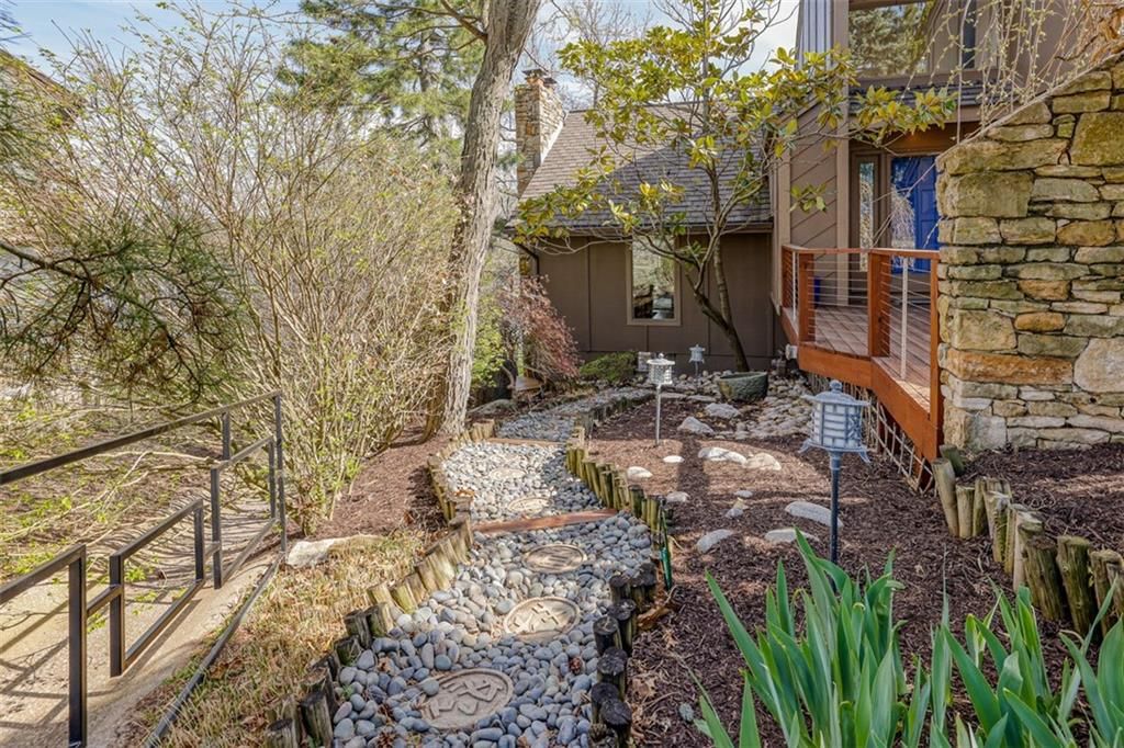 109 NW Ironbark Street — photo 60