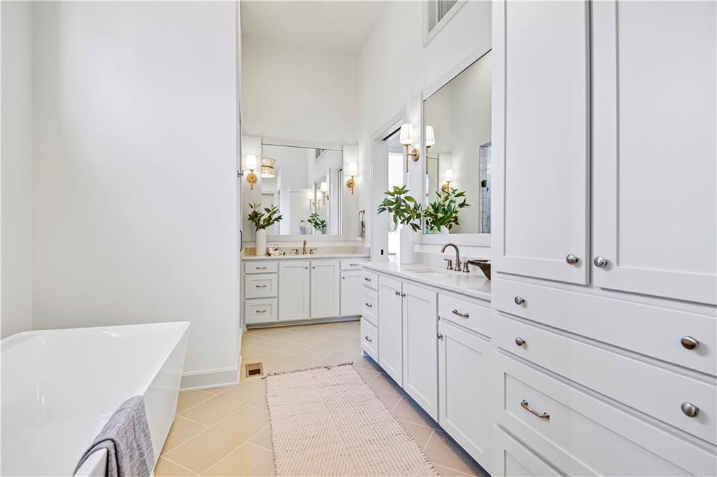 3807 W 158 Terrace — photo 34