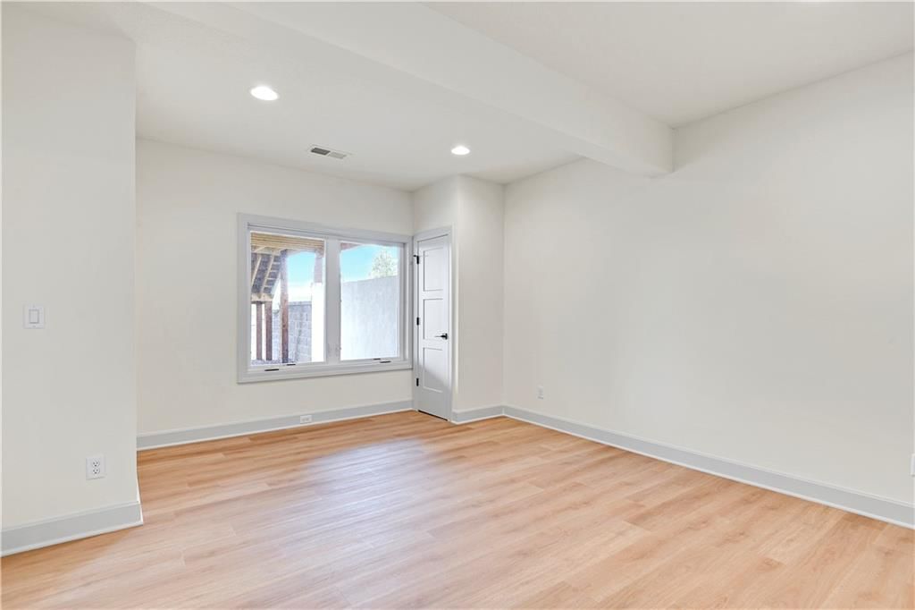 3807 W 158 Terrace — photo 45