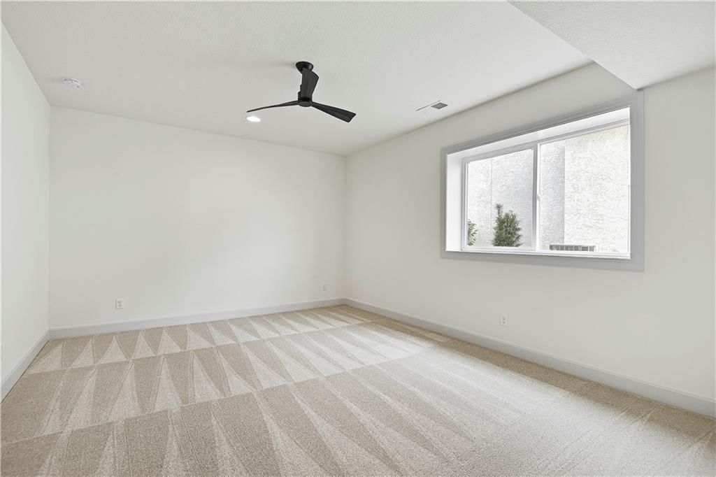 3807 W 158 Terrace — photo 47