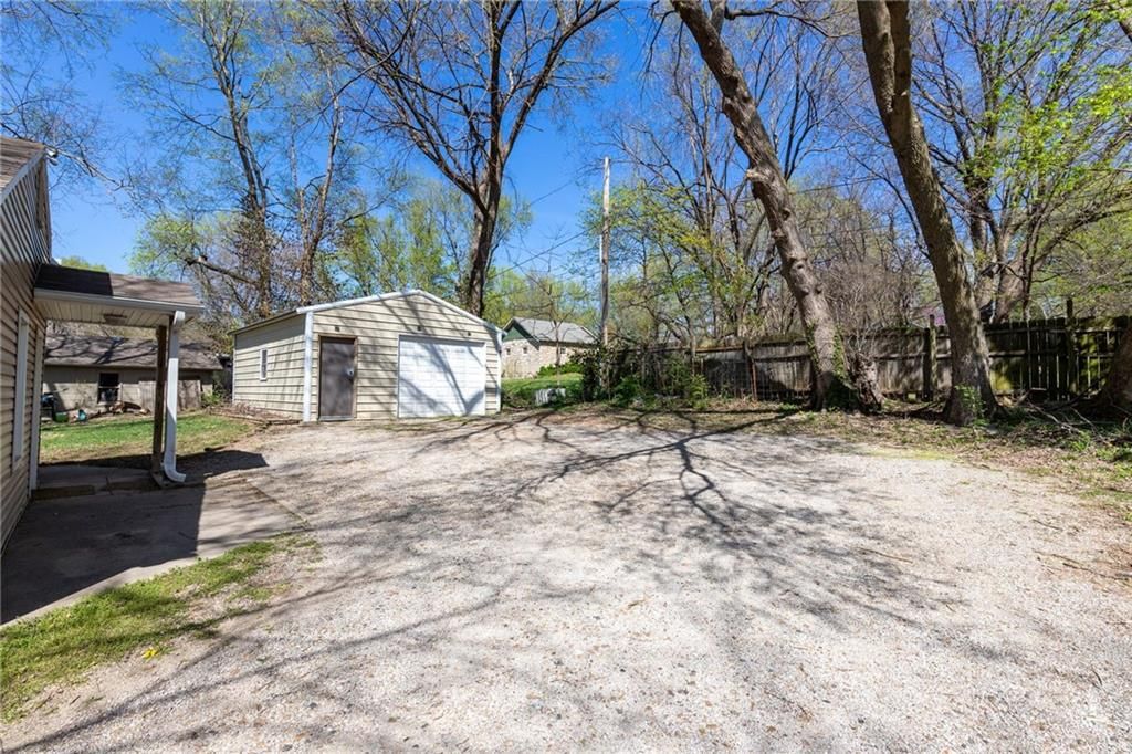 1401 S McCoy Street — photo 23