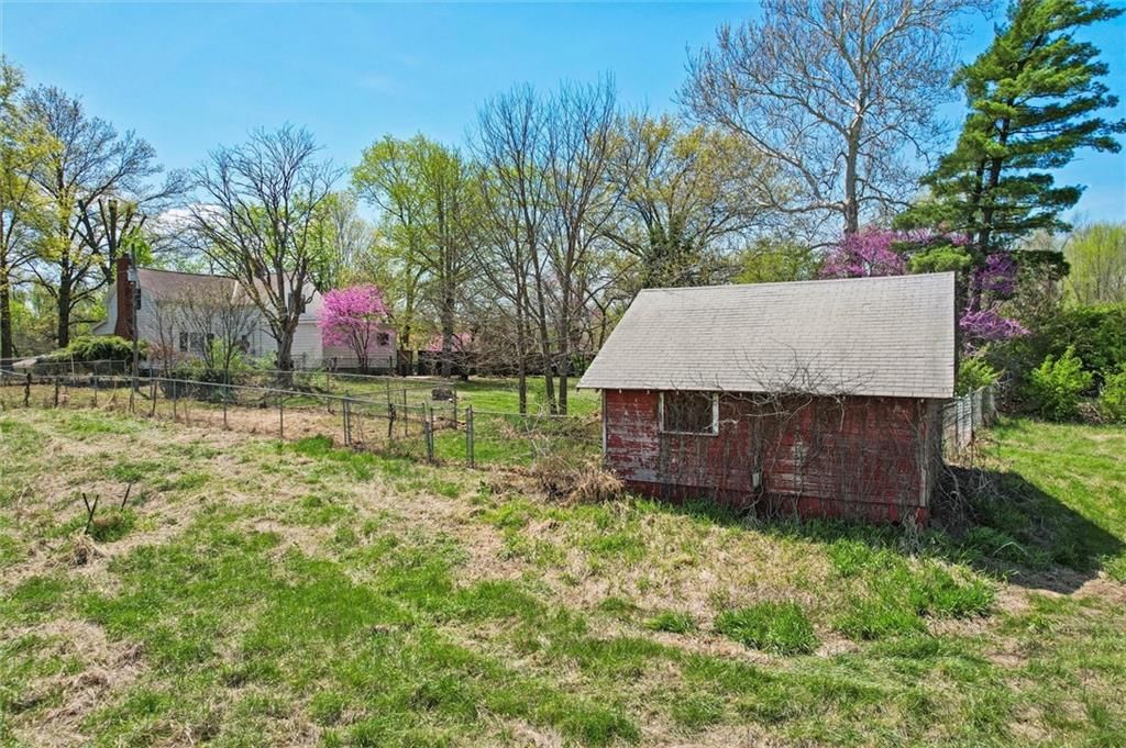 1300 NE Cookingham Drive — photo 16