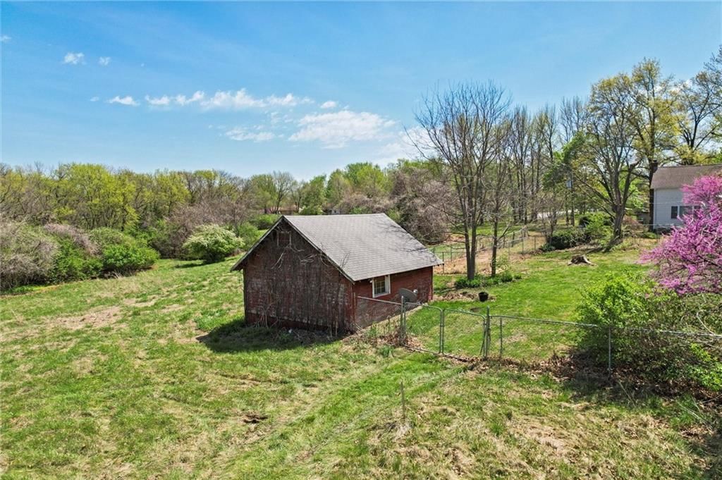 1300 NE Cookingham Drive — photo 18