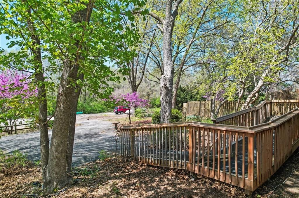 1300 NE Cookingham Drive — photo 26