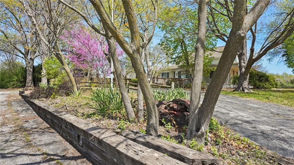 1300 NE Cookingham Drive — photo 27