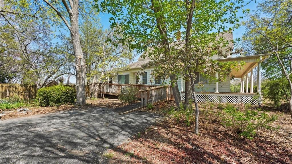 1300 NE Cookingham Drive — photo 29
