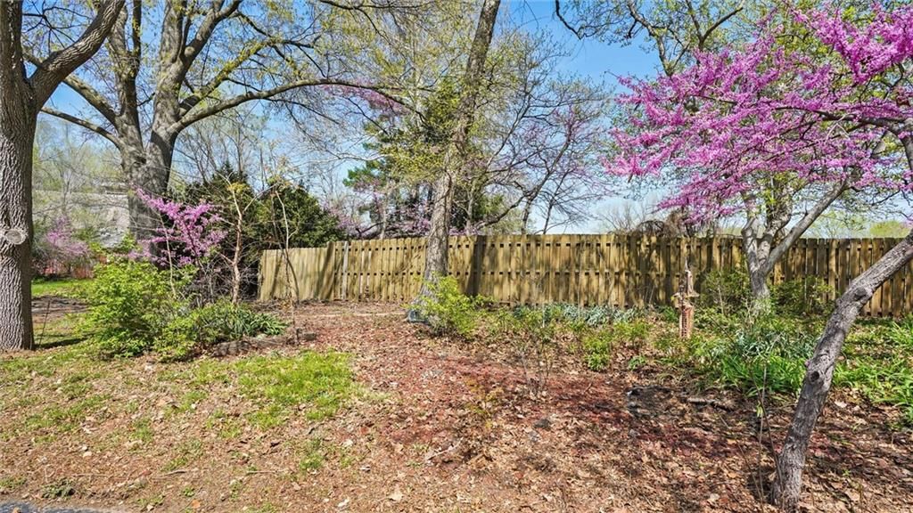 1300 NE Cookingham Drive — photo 30