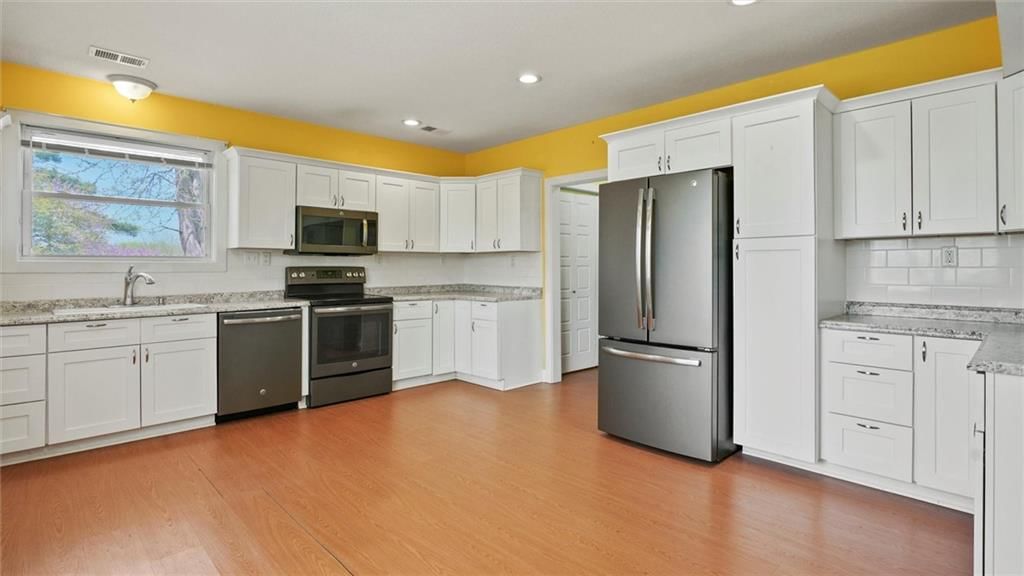 1300 NE Cookingham Drive — photo 34