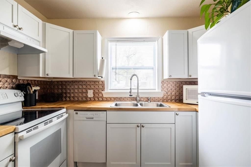 1648 Atchison Street — photo 10