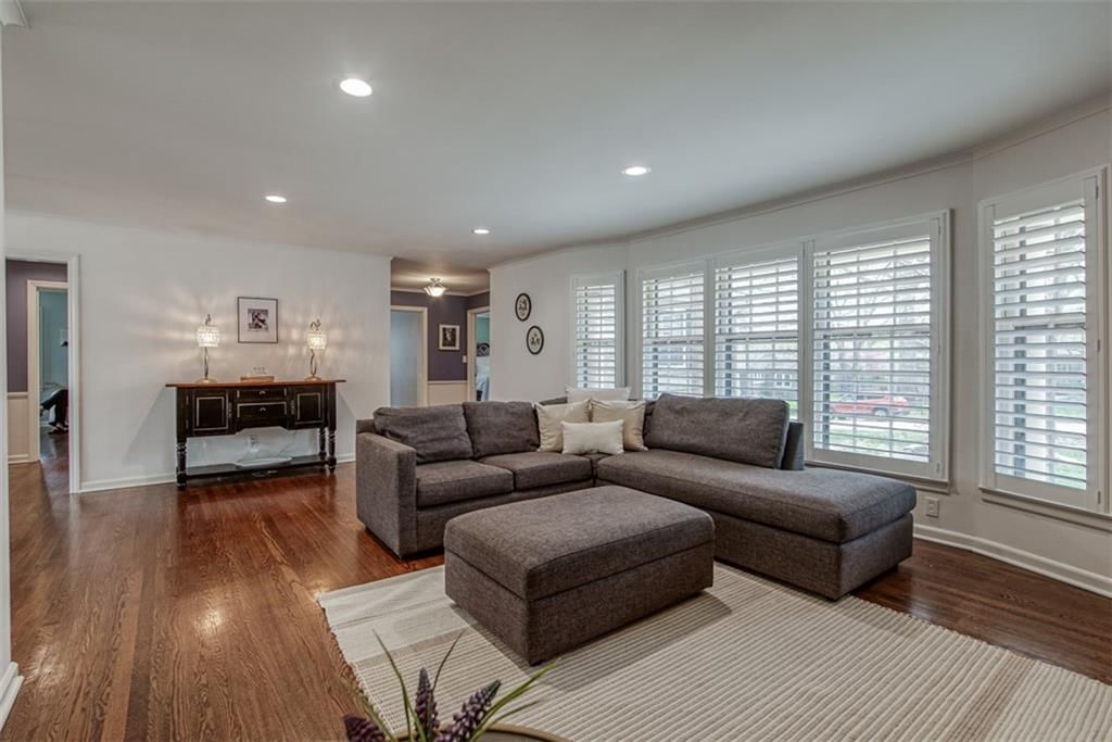 1236 W 68th Terrace — photo 3
