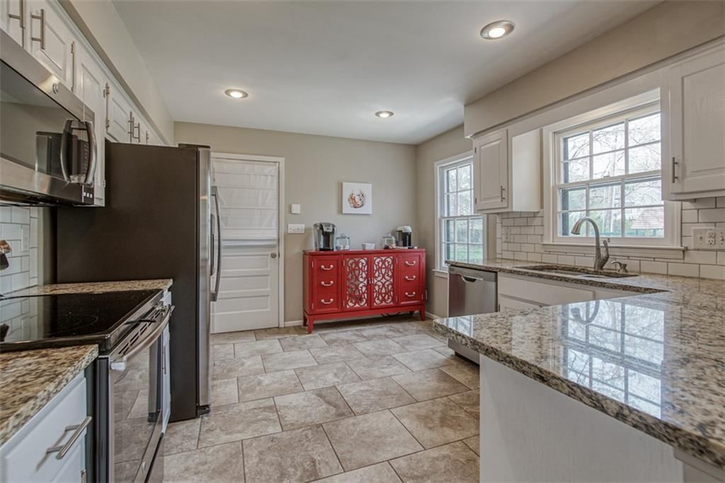 1236 W 68th Terrace — photo 10