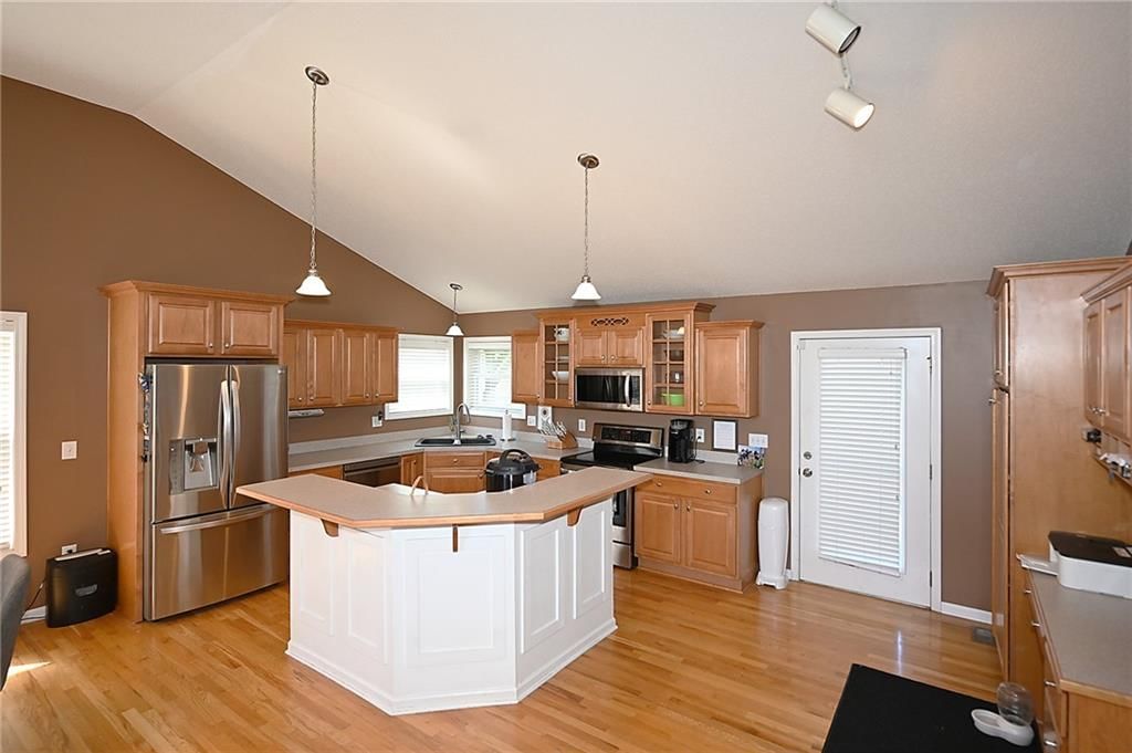 2901 Rolling Hills Drive — photo 8