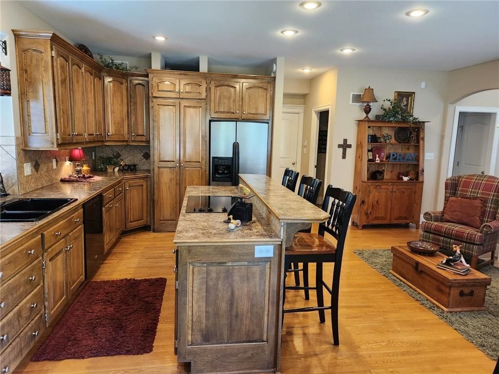 633 NE Sundance Trail — photo 15