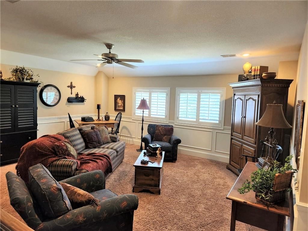 633 NE Sundance Trail — photo 29
