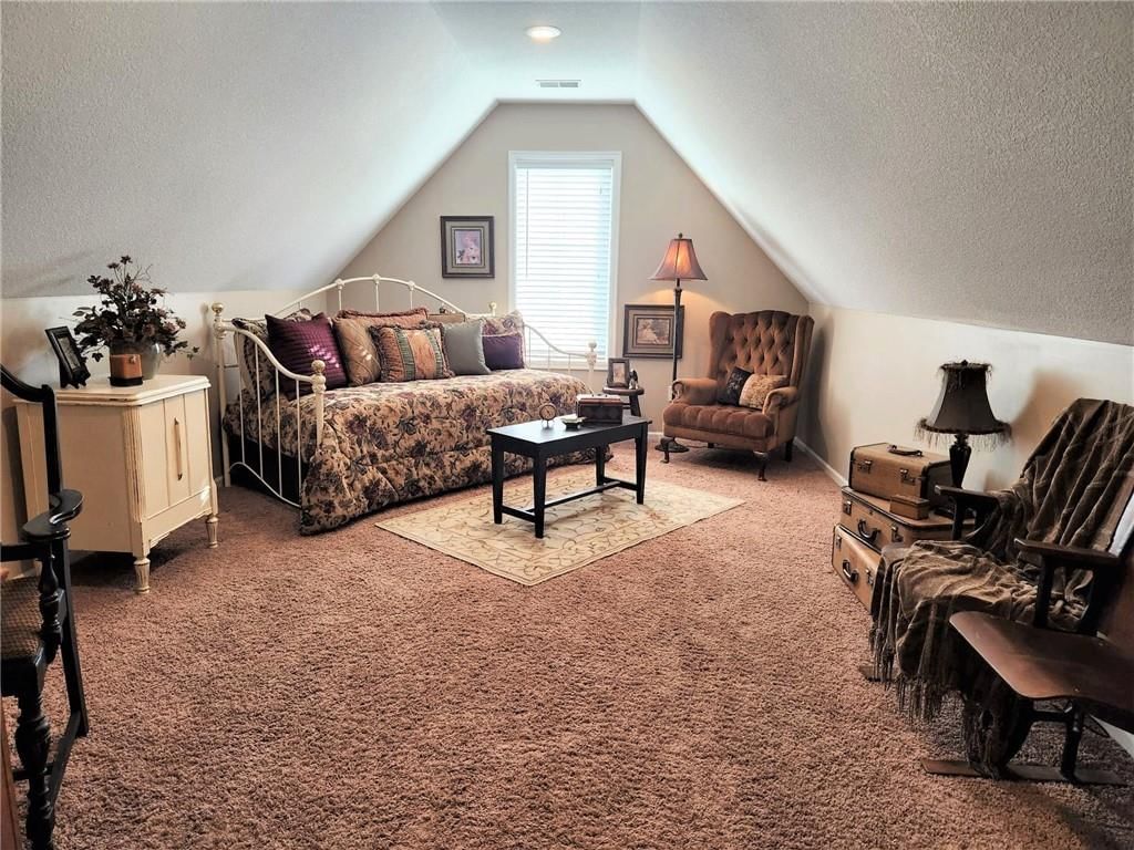 633 NE Sundance Trail — photo 32