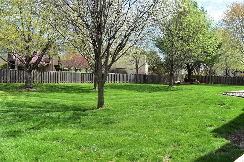 633 NE Sundance Trail — photo 5