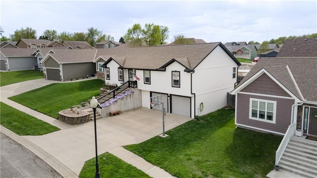 2210 Bateley Street — photo 2