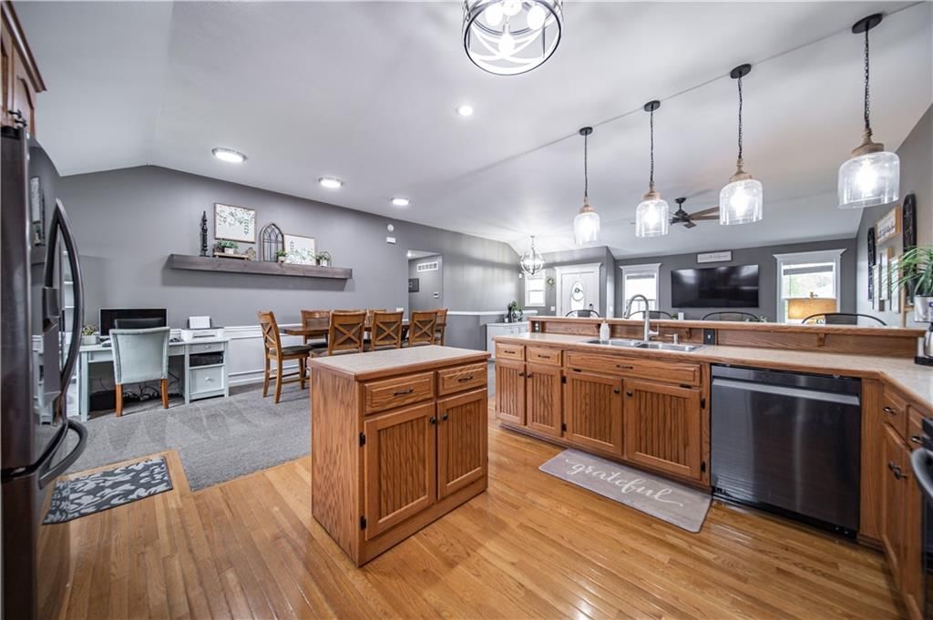 2210 Bateley Street — photo 16