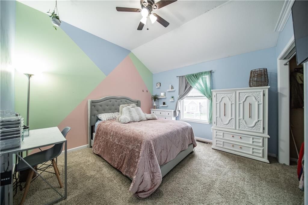 2210 Bateley Street — photo 28