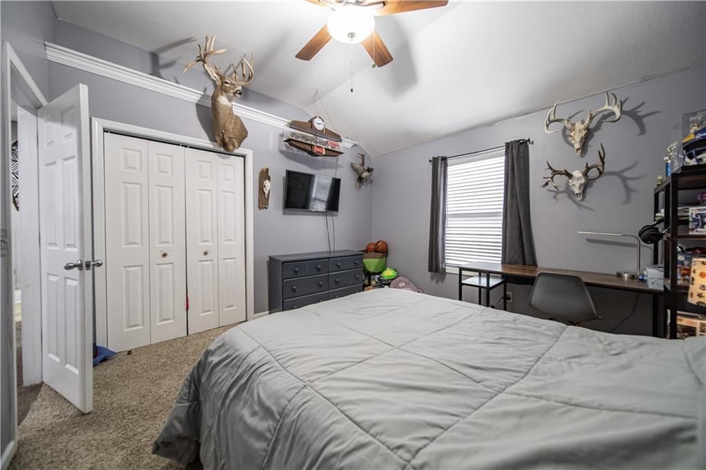 2210 Bateley Street — photo 32