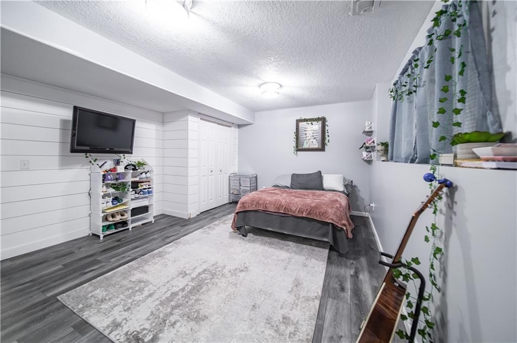 2210 Bateley Street — photo 39