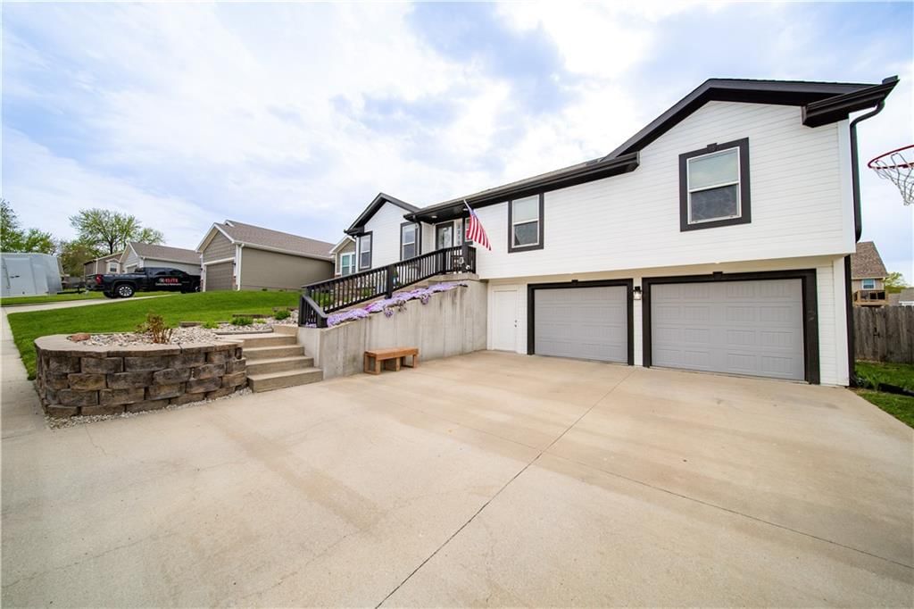 2210 Bateley Street — photo 5