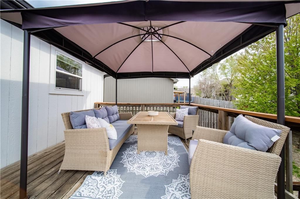 2210 Bateley Street — photo 44