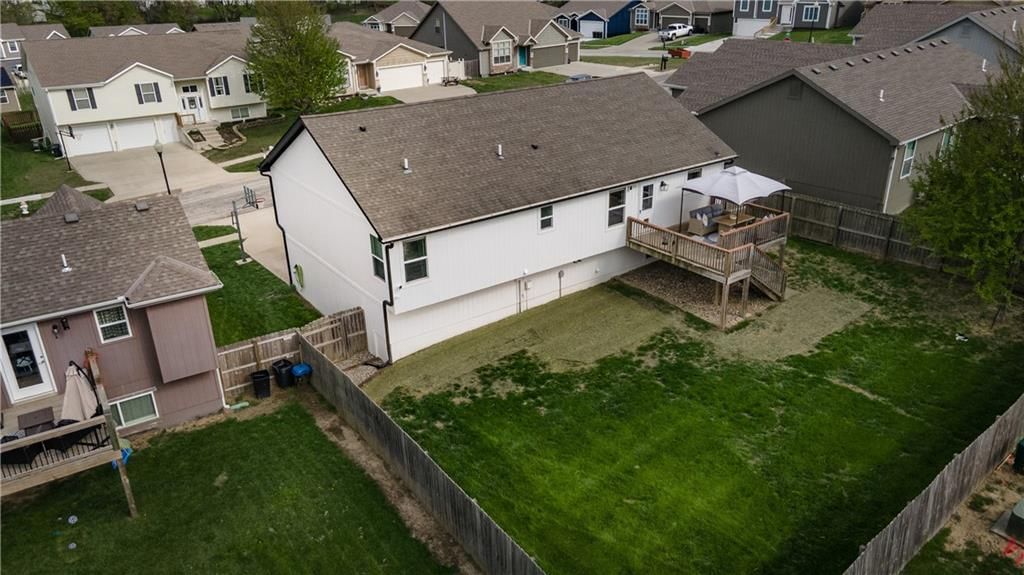2210 Bateley Street — photo 47