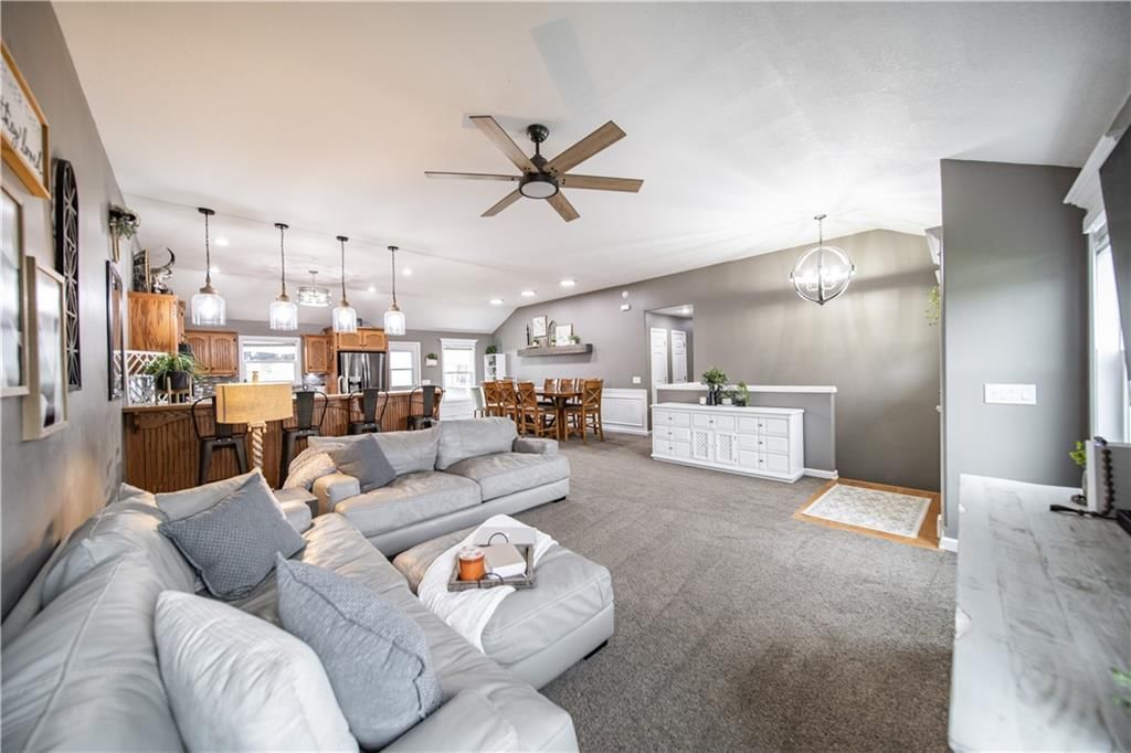 2210 Bateley Street — photo 10