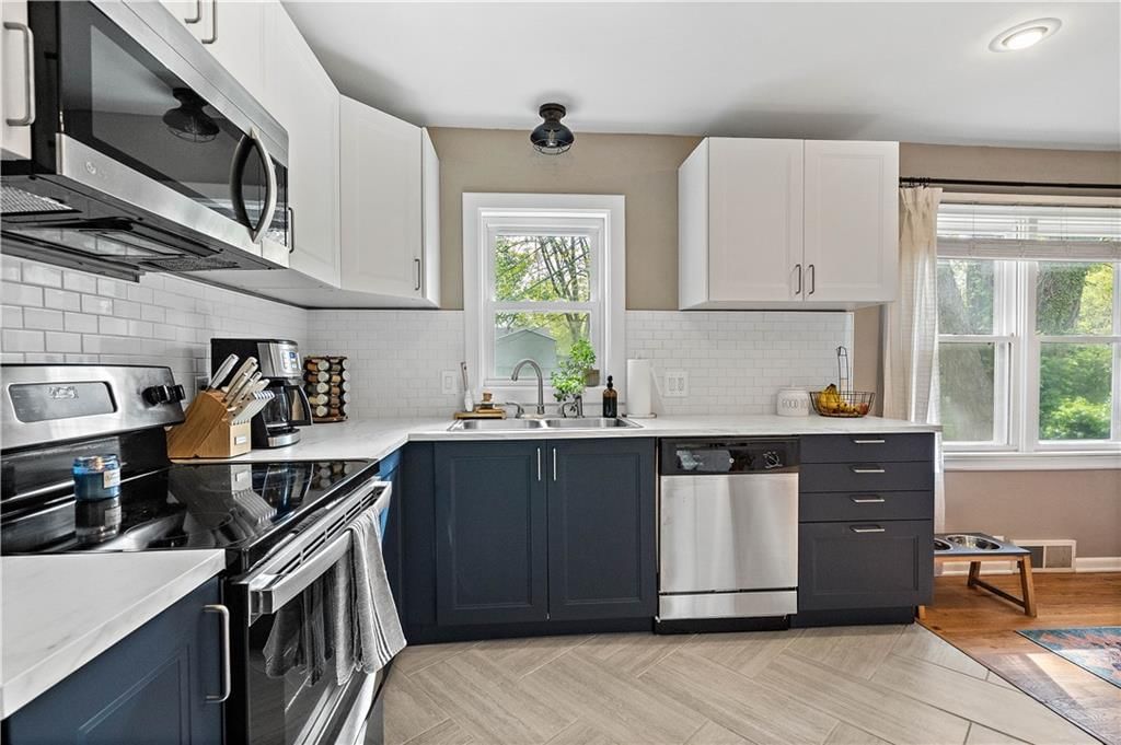 5543 Walmer Street — photo 11