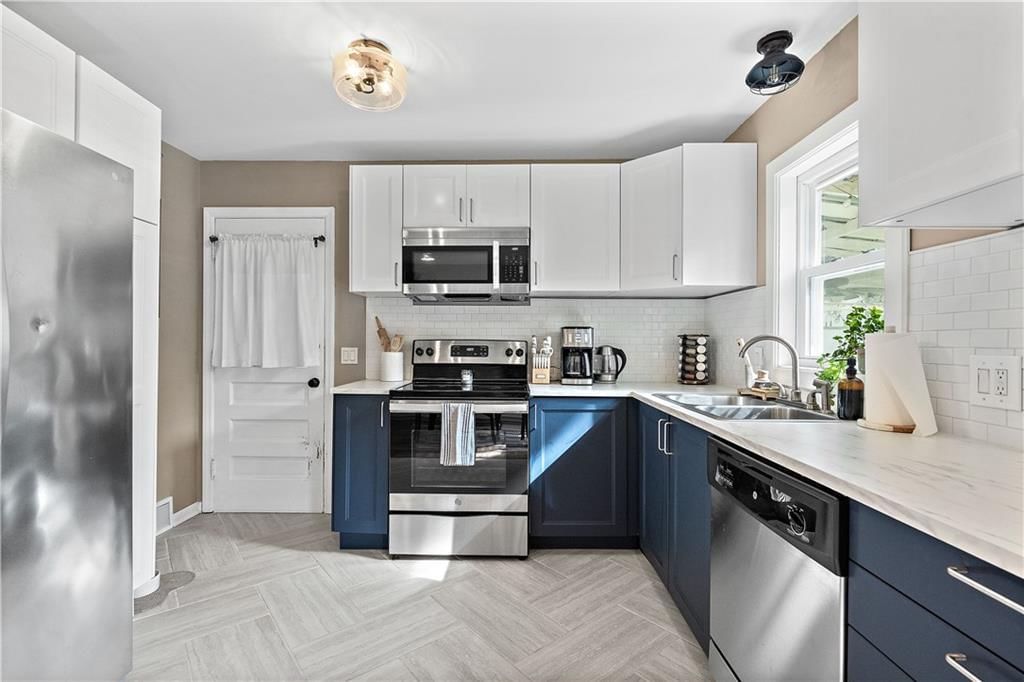 5543 Walmer Street — photo 12