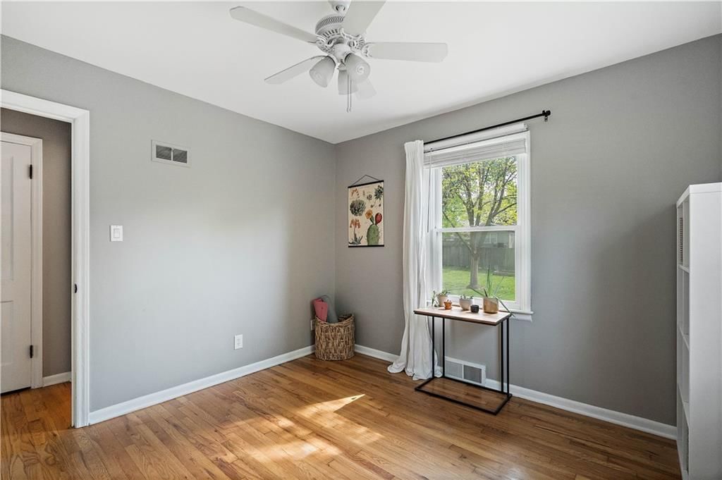 5543 Walmer Street — photo 18