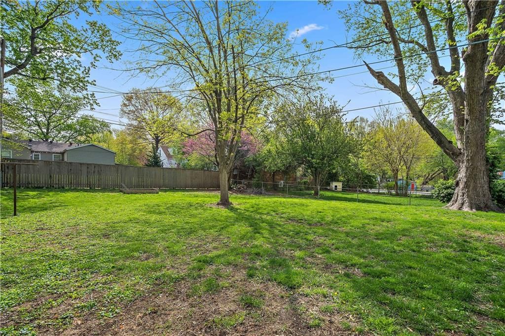 5543 Walmer Street — photo 25