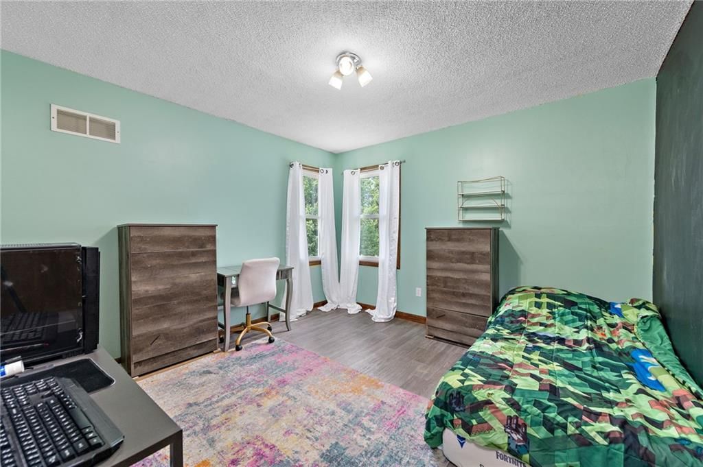 11028 N Baltimore Avenue — photo 18