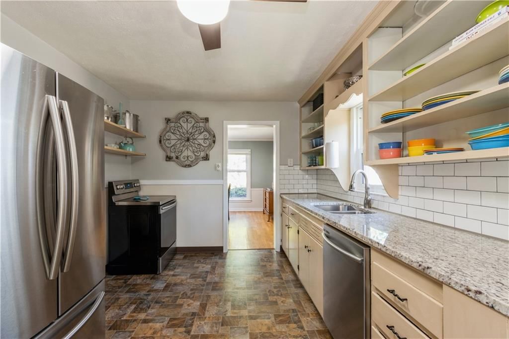 447 E 81st Street — photo 10