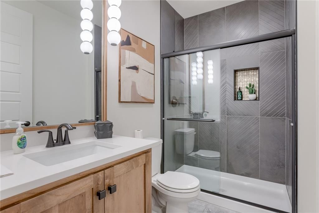 2307 W 176th Terrace — photo 40