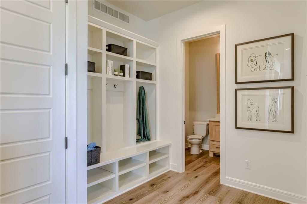 2303 W 176th Terrace — photo 25