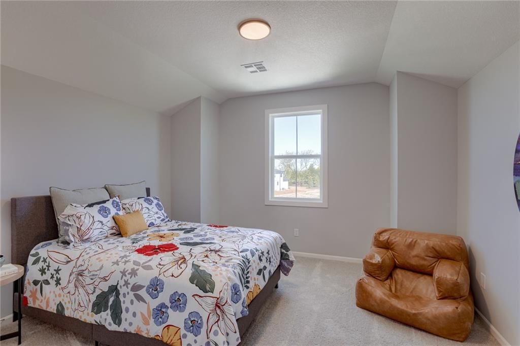 2303 W 176th Terrace — photo 45