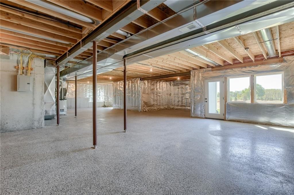 2303 W 176th Terrace — photo 47