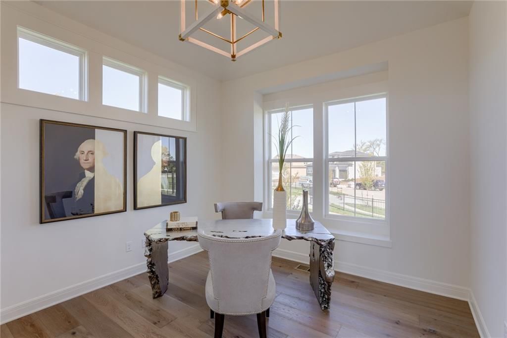 2303 W 176th Terrace — photo 8
