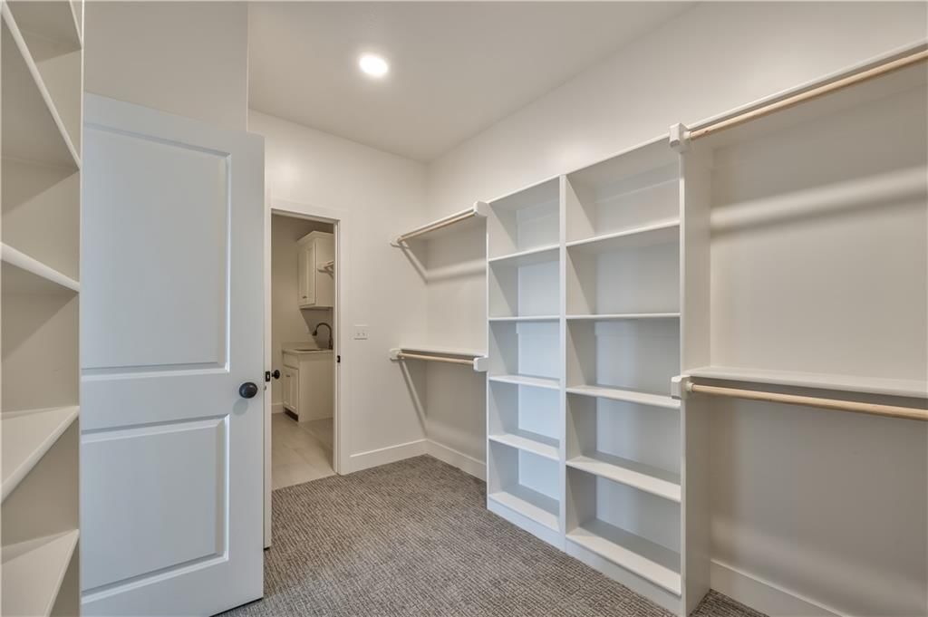 18729 Theden Street — photo 22