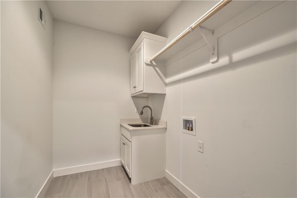 18729 Theden Street — photo 23