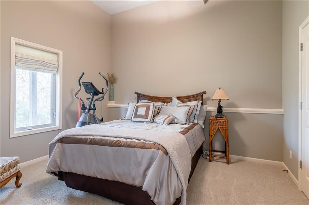 6424 N Spruce Avenue — photo 41