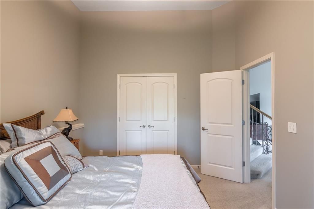 6424 N Spruce Avenue — photo 42