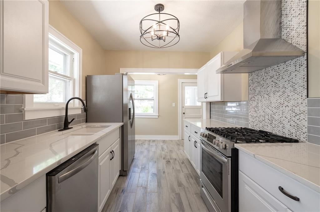 6135 Charlotte Street — photo 16