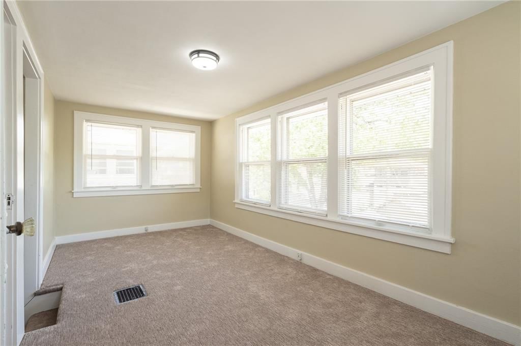 6135 Charlotte Street — photo 21