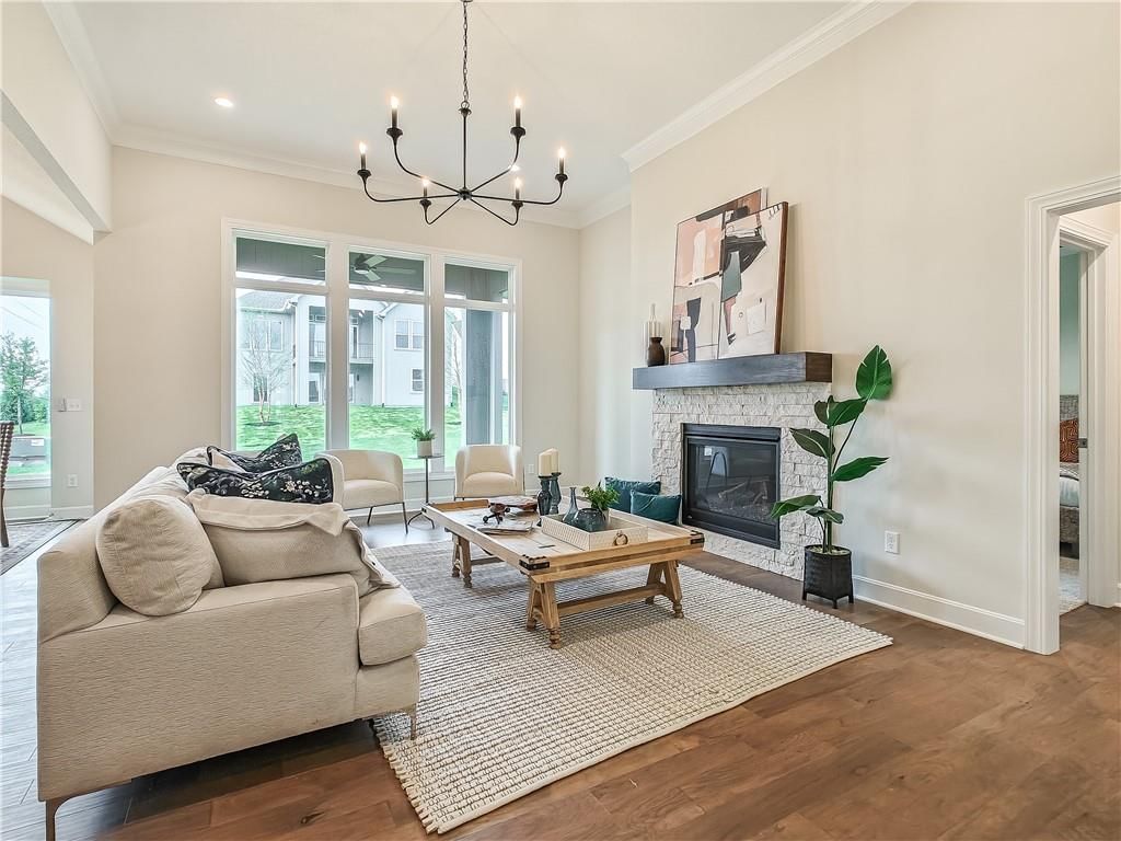 3903 W 158th Terrace, Overland Park, KS
