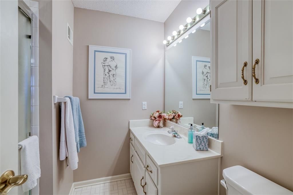 10829 BALTIMORE Avenue — photo 29