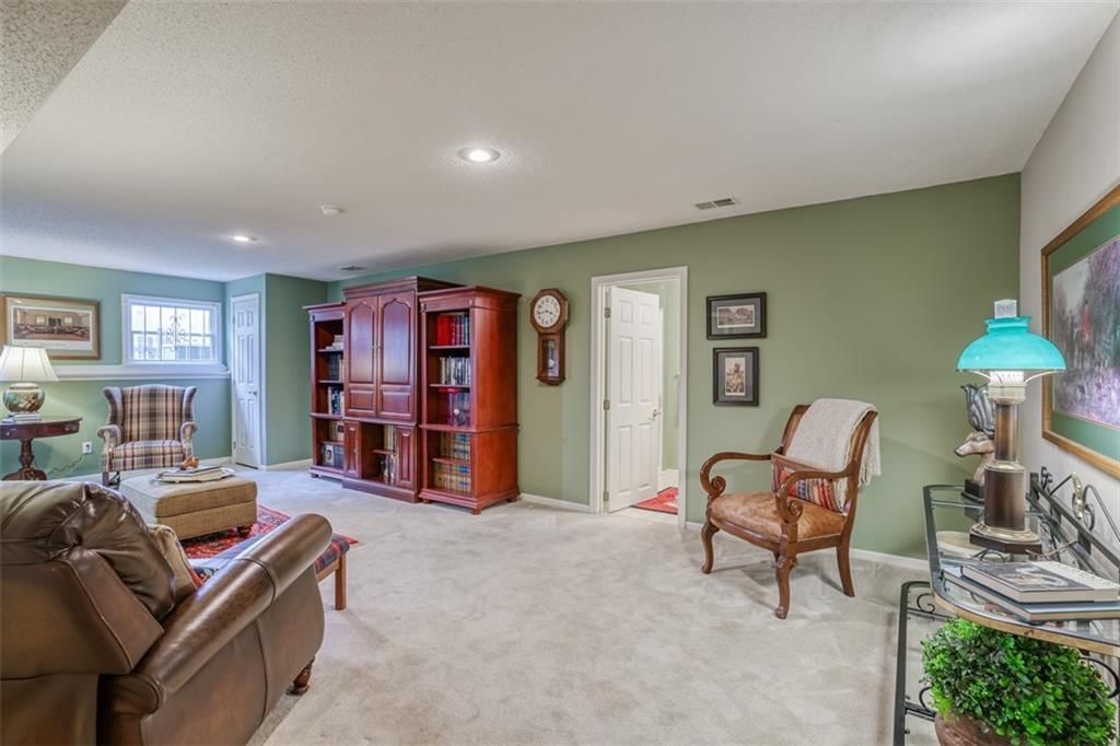 10829 BALTIMORE Avenue — photo 31